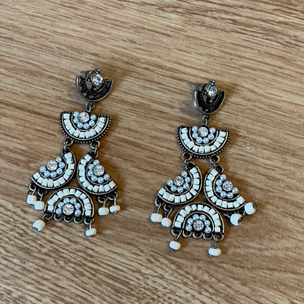 Chandelier earrings